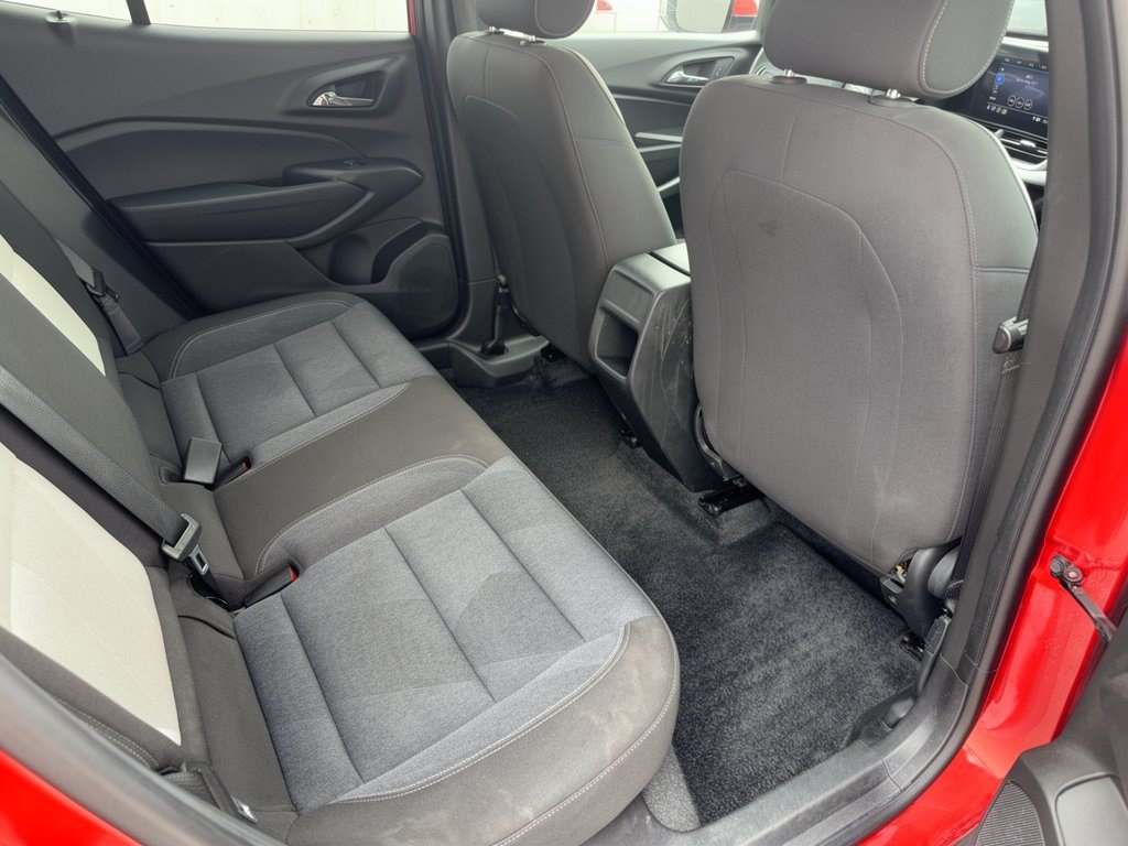 Used 2024 Chevrolet Trax LS w/ LS Convenience Package FWD image 29