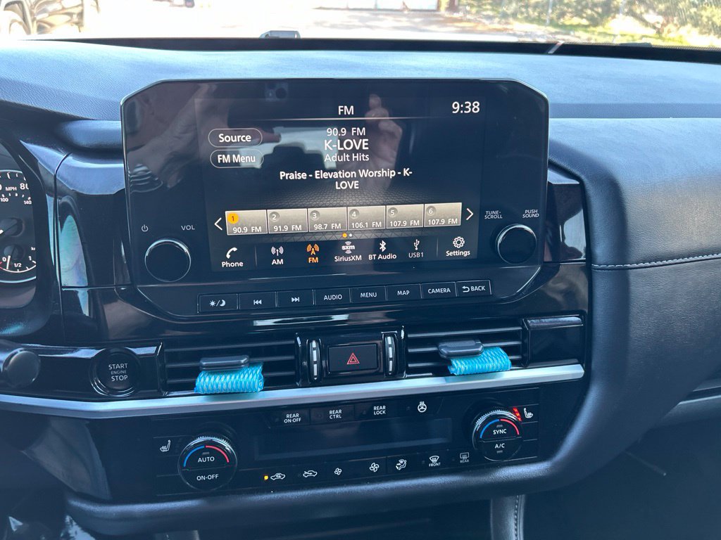 Used 2025 Nissan Pathfinder SL FWD image 23
