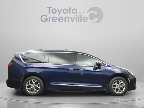 Used 2017 Chrysler Pacifica Limited w/ UConnect Theater Package image 17