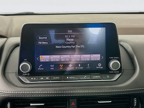 Used 2023 Nissan Rogue SV FWD image 14