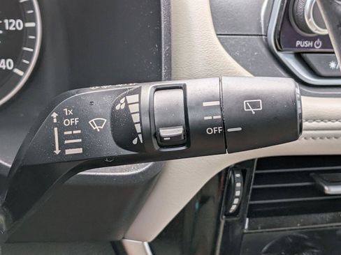 Used 2023 Nissan Rogue SL FWD image 22