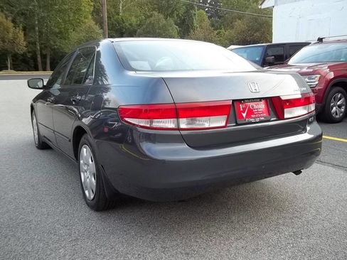 Used 2004 Honda Accord LX image 2