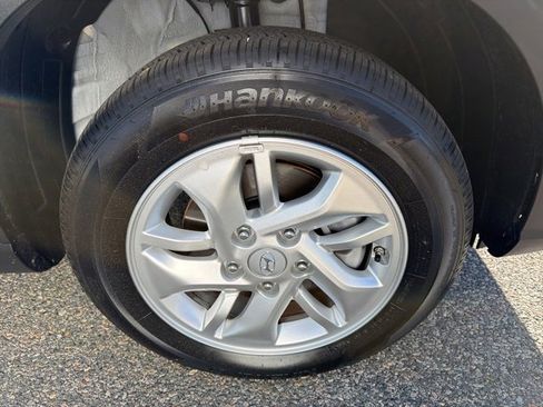 Certified 2025 Hyundai Venue SE image 37