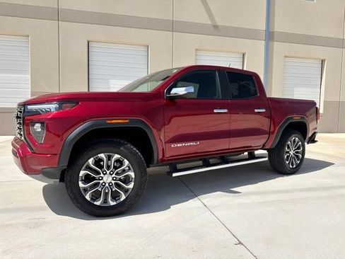 Used 2023 GMC Canyon Denali AWD/4WD image 1