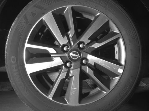 Used 2025 Nissan Versa SV FWD image 15