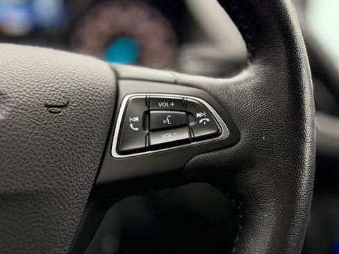 Used 2019 Ford Escape Titanium image 9