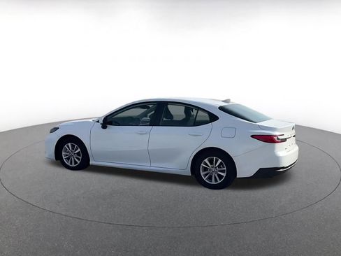 Used 2025 Toyota Camry LE image 11