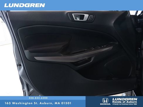 Used 2019 Ford EcoSport SE image 9