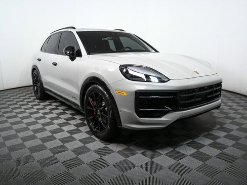Certified 2025 Porsche Cayenne GTS image 28
