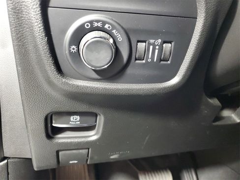 Used 2024 Jeep Grand Cherokee L Laredo image 12