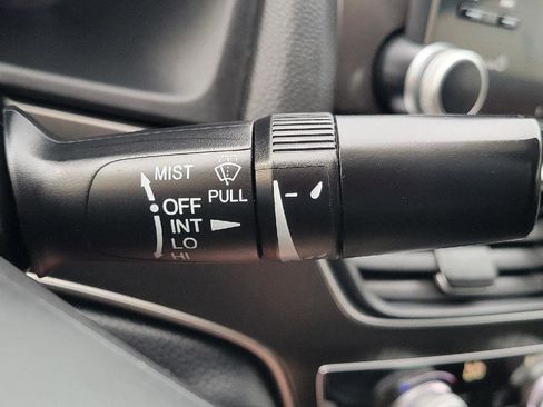 Used 2018 Honda Accord LX image 16