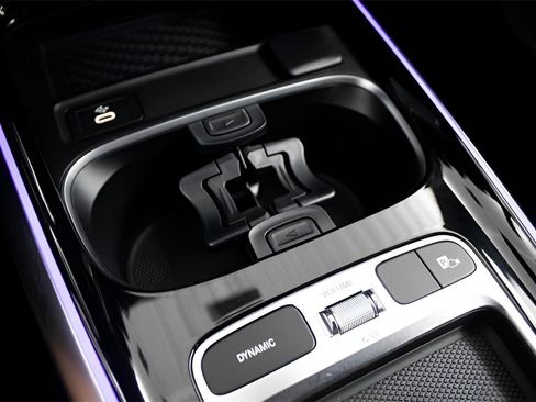 Used 2025 Mercedes-Benz GLA 250 image 25