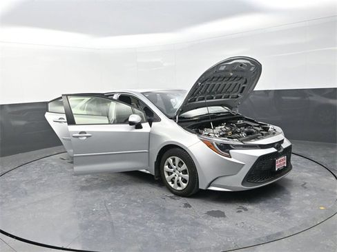 Used 2022 Toyota Corolla LE image 35