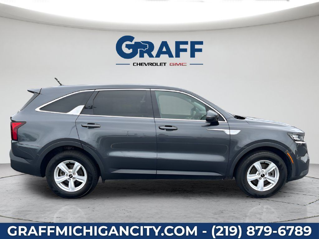 Used 2022 Kia Sorento LX FWD image 6