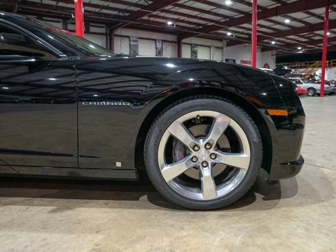 Used 2010 Chevrolet Camaro SS RWD image 11