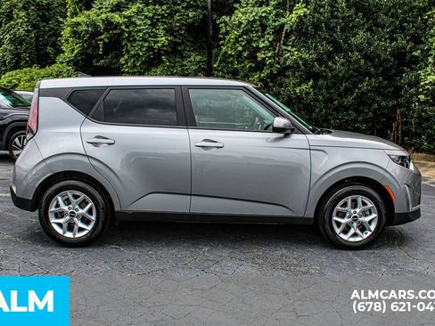 Used 2025 Kia Soul LX w/ LX Technology Package FWD image 9