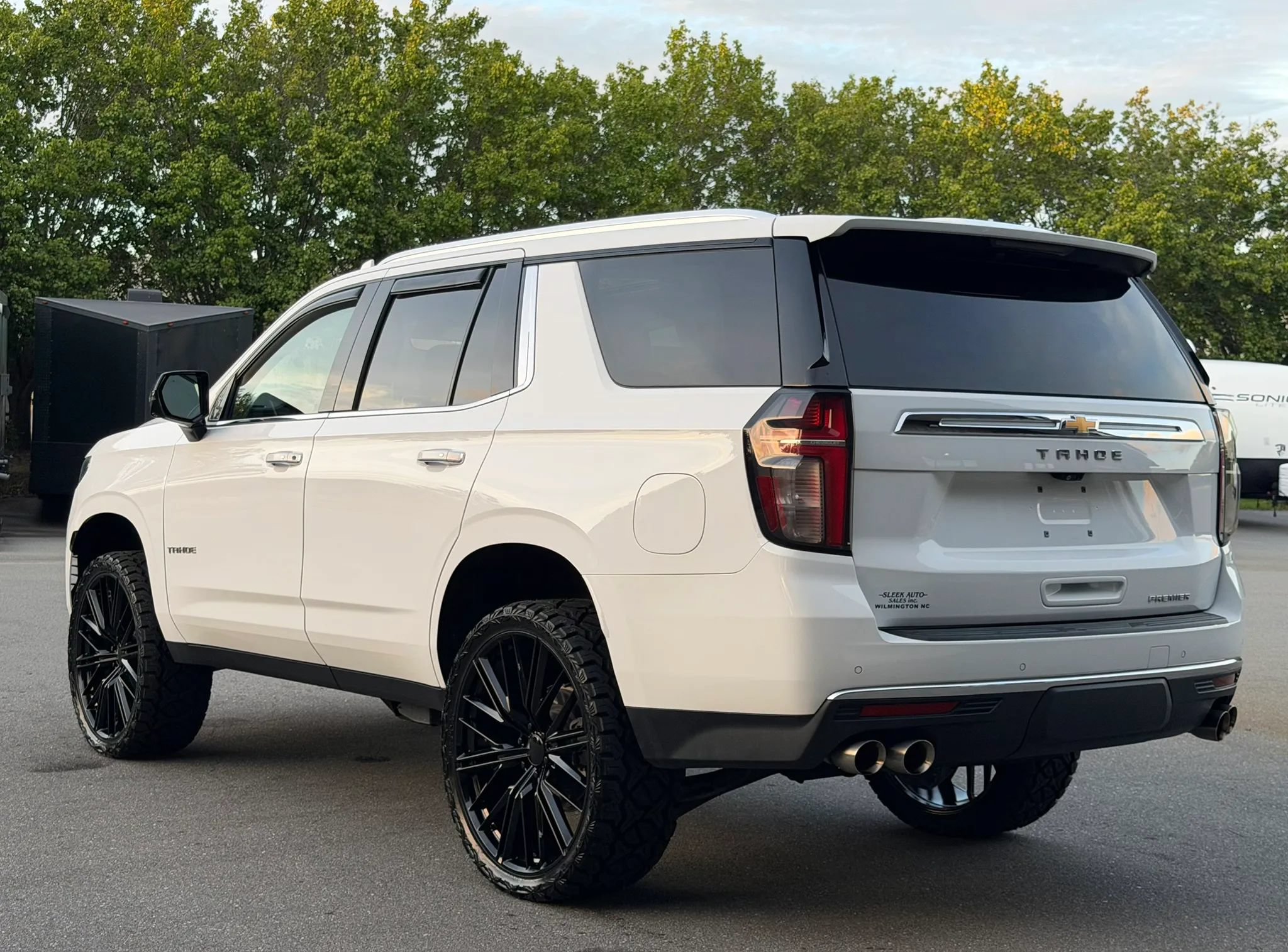 Used 2021 Chevrolet Tahoe Premier w/ Premium Package AWD/4WD image 5
