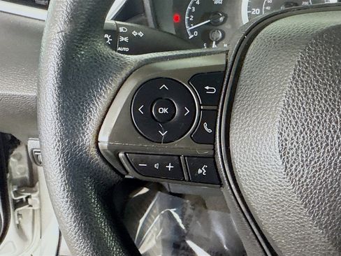 Used 2021 Toyota Corolla LE image 14