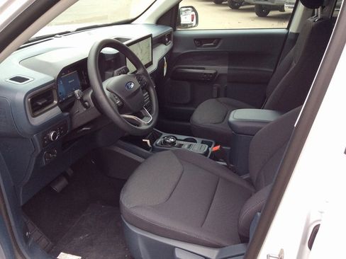 New 2025 Ford Maverick XL w/ Equipment Group 101A image 31