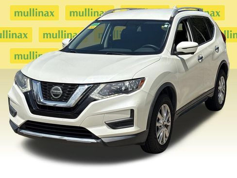 Used 2018 Nissan Rogue SV w/ Premium Package AWD/4WD image 12