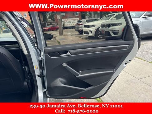 Used 2020 Volkswagen Passat 2.0T R-Line image 17