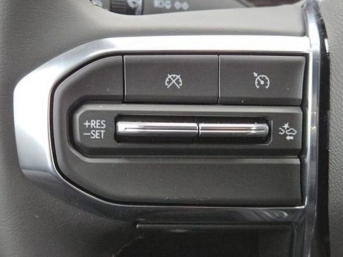 New 2026 GMC Canyon Elevation w/ Convenience Package image 13