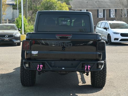 Used 2023 Jeep Gladiator Sport image 14