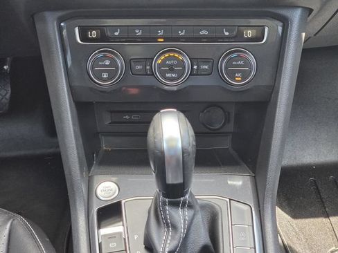 Used 2021 Volkswagen Tiguan SE w/ Panoramic Sunroof Package AWD/4WD image 15