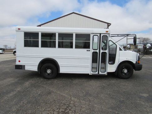 Used 2007 Chevrolet Express 3500 w/ School Bus Package image 2