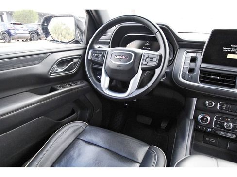Used 2024 GMC Yukon SLT AWD/4WD image 8