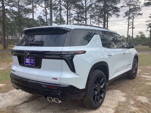 New 2026 Chevrolet Traverse RS w/ LPO, Floor Liner Package FWD image 4