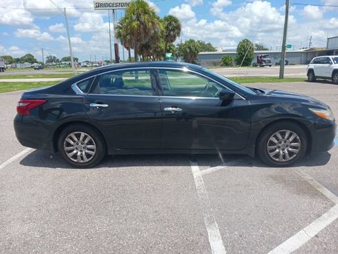 Used 2018 Nissan Altima 2.5 S w/ S Convenience Package FWD image 2