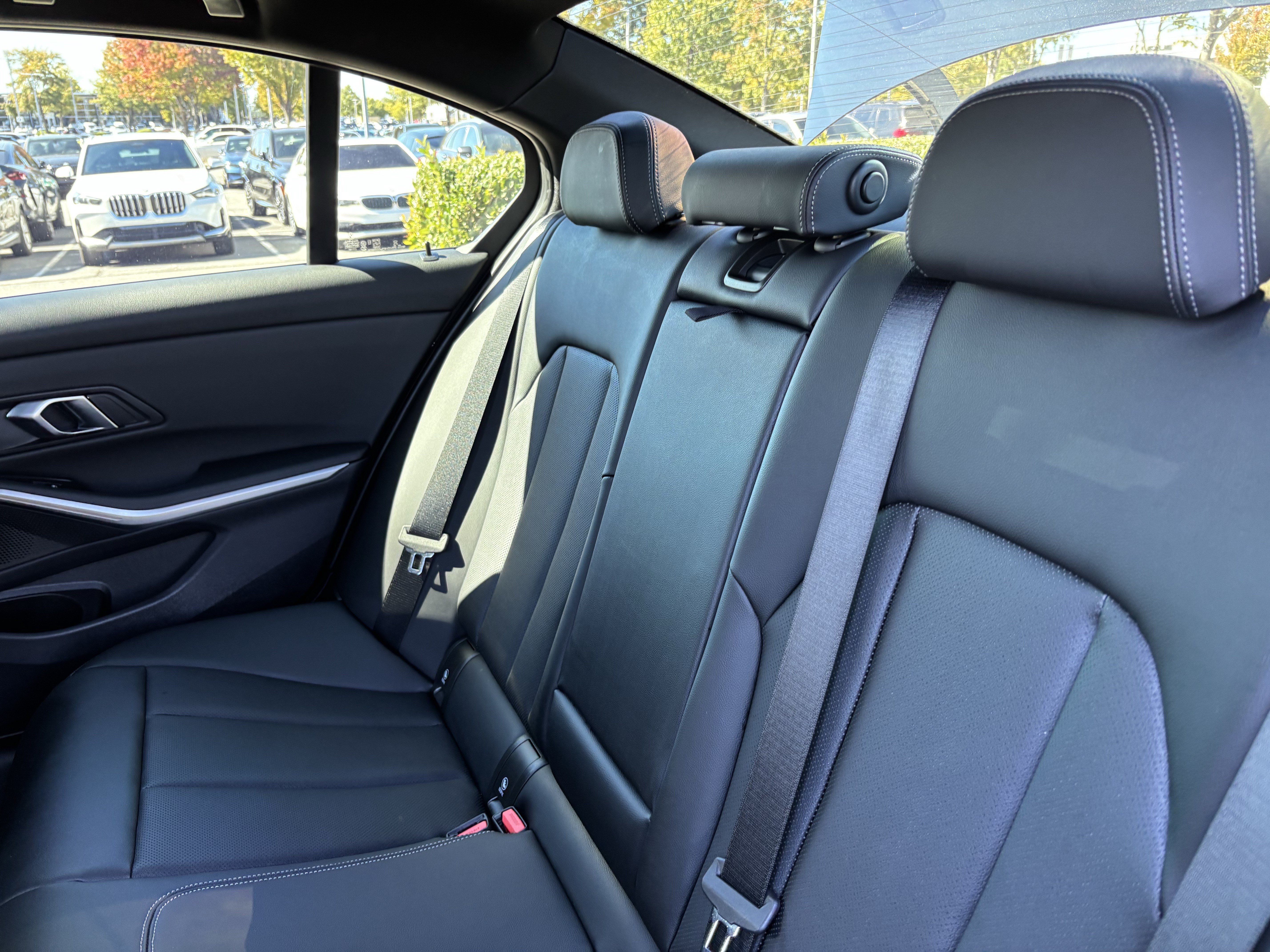 Used 2026 BMW 330i Sedan w/ M Sport Package RWD image 32