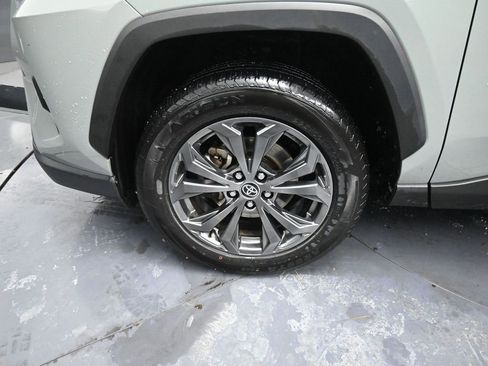 Used 2023 Toyota RAV4 XLE Premium image 14