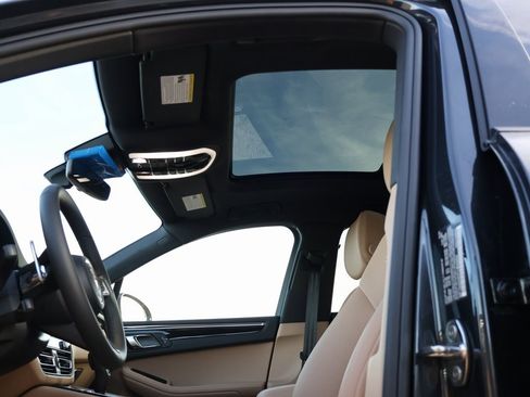 New 2026 Porsche Macan image 35