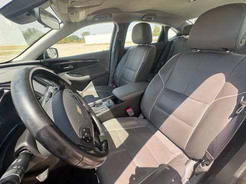 Used 2017 Chevrolet Impala Premier FWD image 25