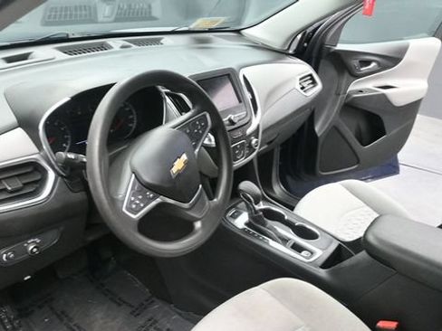 Used 2022 Chevrolet Equinox LS AWD/4WD image 18