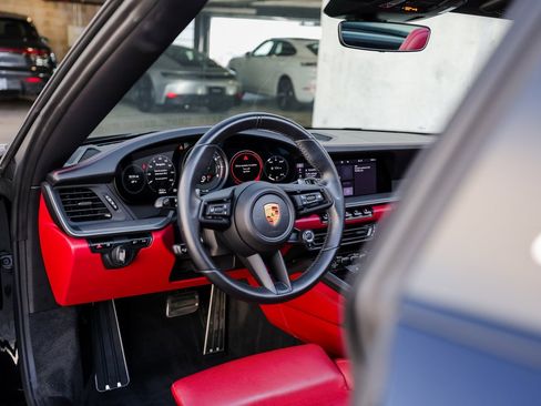 Certified 2021 Porsche 911 Targa 4S image 25