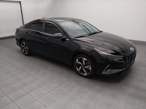 Used 2023 Hyundai Elantra Limited w/ Preferred Accessory Package FWD image 11