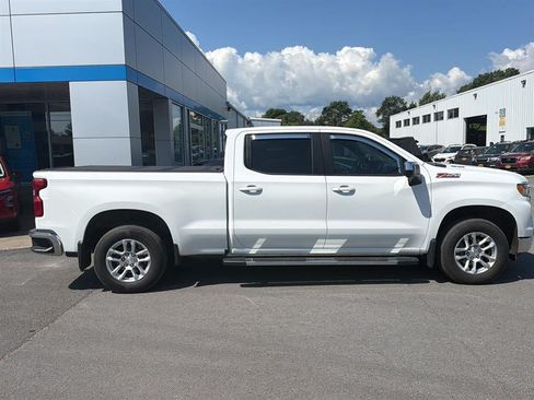 Used 2023 Chevrolet Silverado 1500 LT AWD/4WD image 4