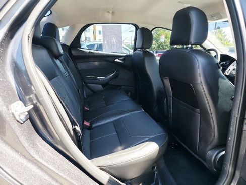 Used 2015 Ford Focus SE w/ Equipment Group 201A FWD image 16