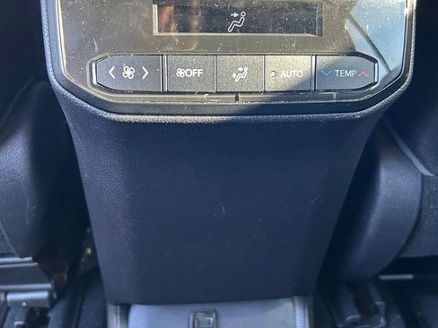 Used 2021 Toyota Highlander XSE AWD/4WD image 16