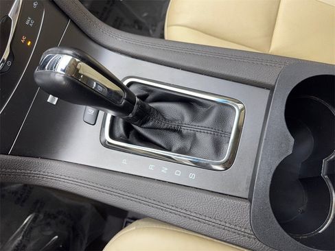 Used 2019 Lincoln MKT AWD image 70