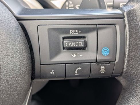 Used 2024 Nissan Rogue SV AWD/4WD image 27