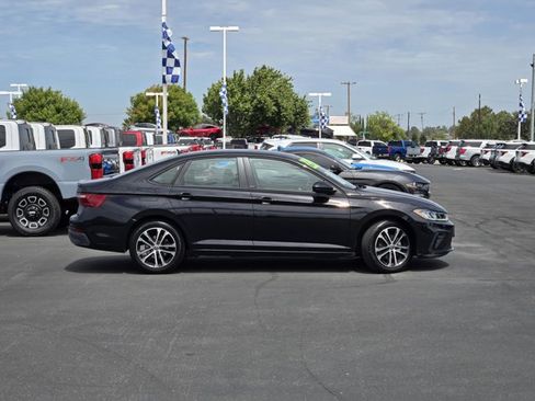 Used 2025 Volkswagen Jetta Sport FWD image 3