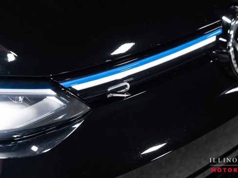 Used 2024 Volkswagen Golf R image 8