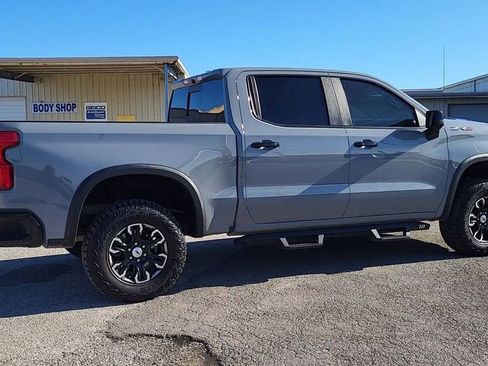 Used 2024 Chevrolet Silverado 1500 ZR2 image 8