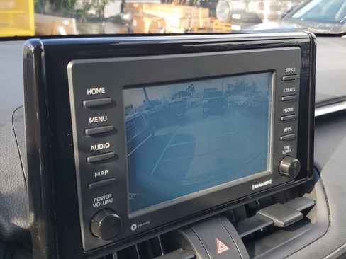 Used 2022 Toyota RAV4 LE FWD image 26