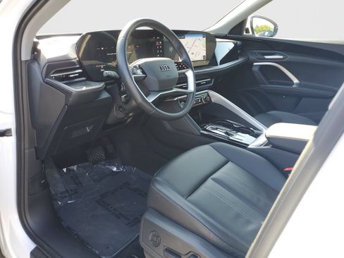 Used 2025 Audi Q5 Premium w/ Convenience Package AWD/4WD image 19