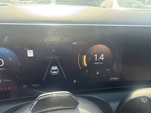 Used 2025 Hyundai Tucson Limited FWD image 15